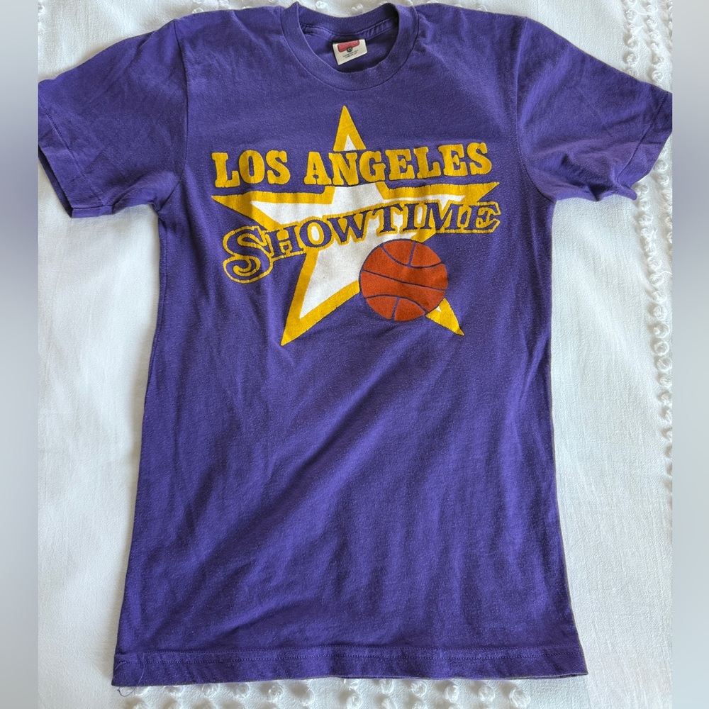 Adorable HOMAGE Purple Vintage LA Lakers Showtime Shirt!! Rare. XS